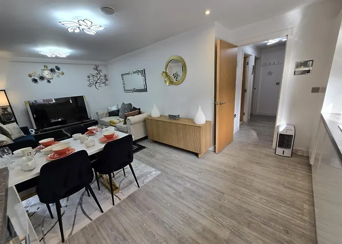 Mega3 Central Manchester Luxury 2-Bedroom,2-Baths With Free Car Park